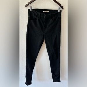 Levi's 720 High Rise Super Skinny Women's size 30 Black  jeans/ black denim